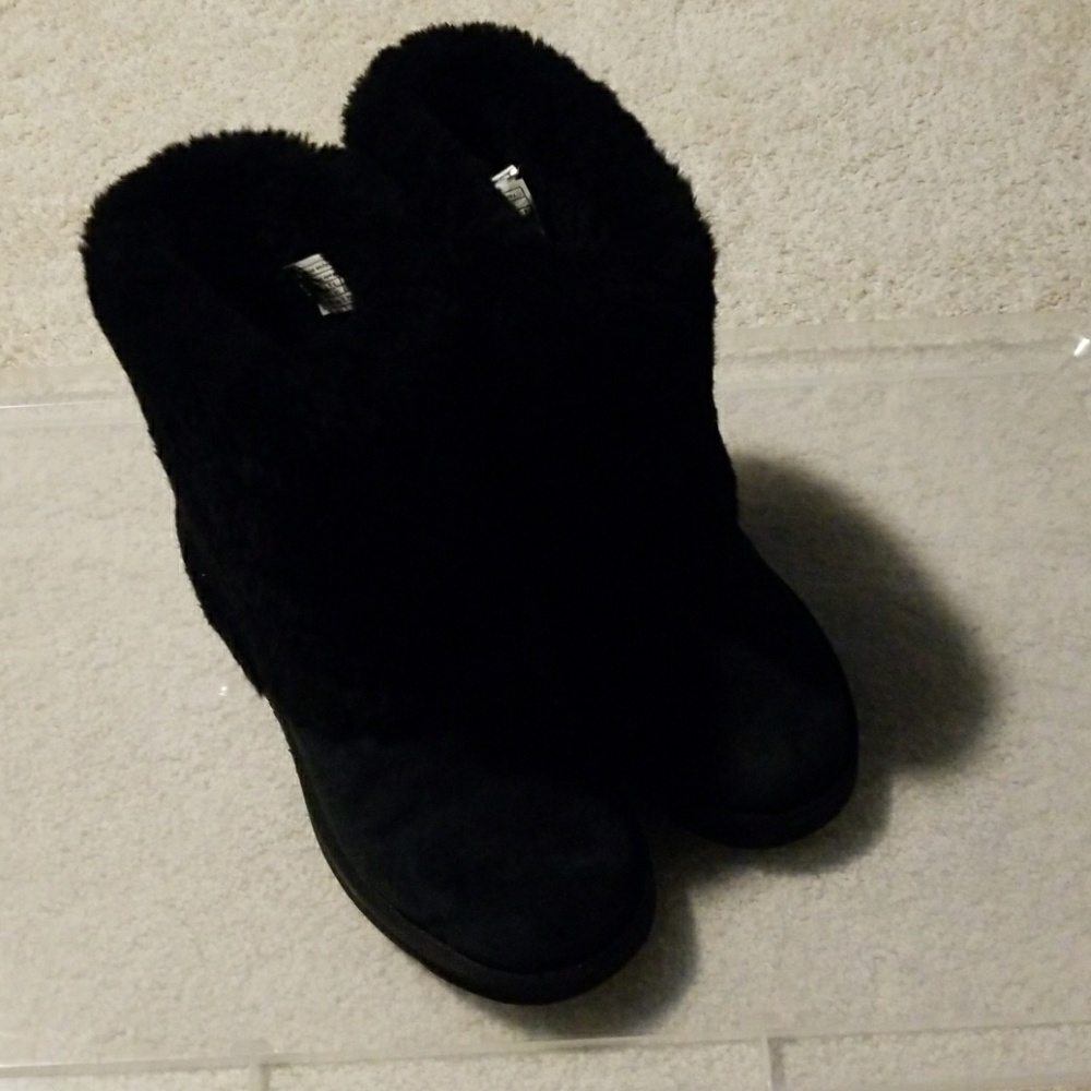 Ugg patten suede boot